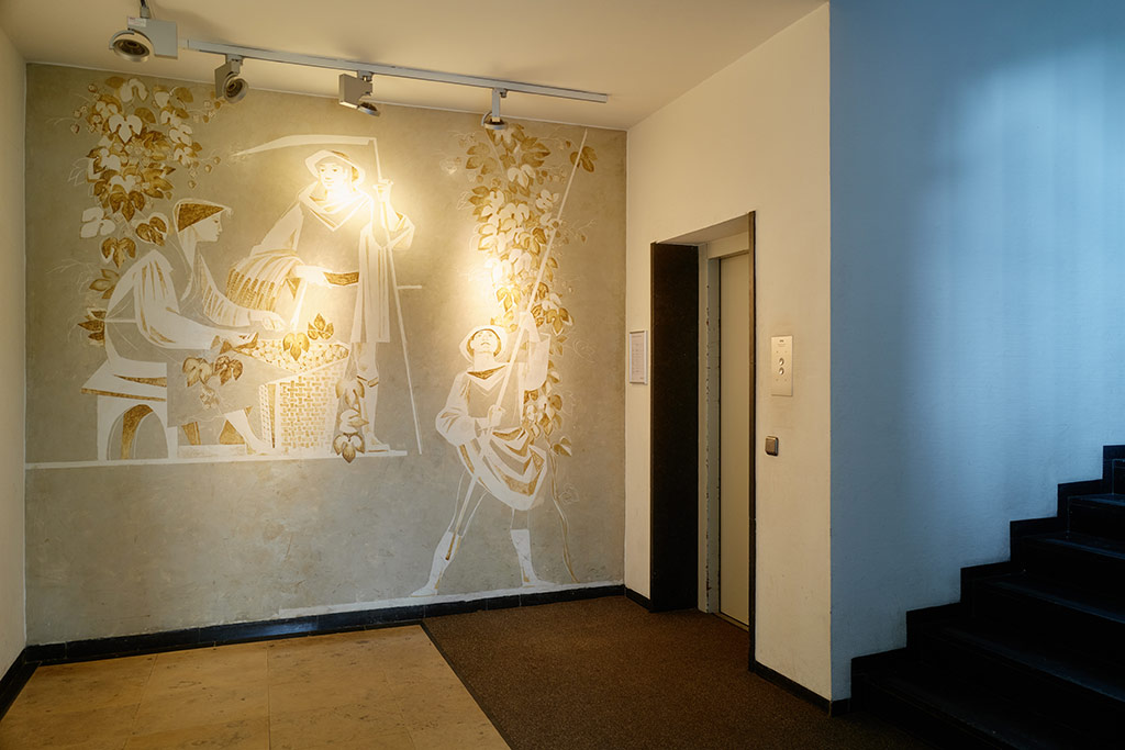Aufzug zur Praxis